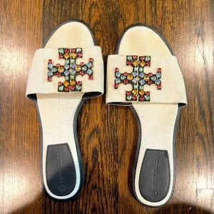 NEW Tory Burch flat sandals. Size 9.5.